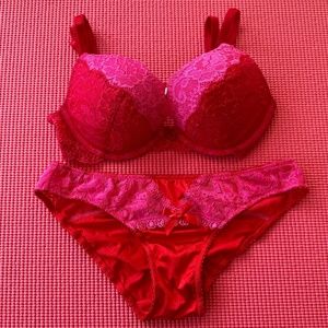 Victoria’s Secret Dream Angels lace bra set 32B